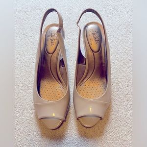 Women’s beige heels